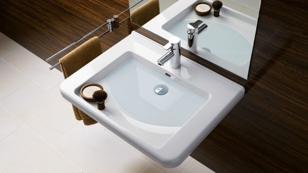 Geberit Selnova Comfort with age-appropriate washbasin